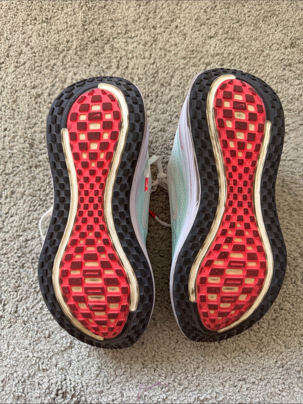 Nike Vomero Plus - Picture 6 of 8